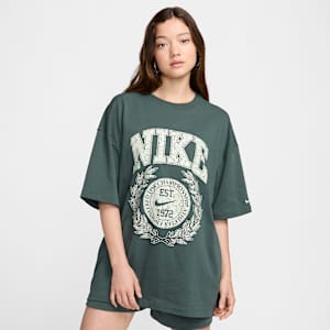 Nike Sportswear Essential Women's Oversized T-Shirt. Nike ID